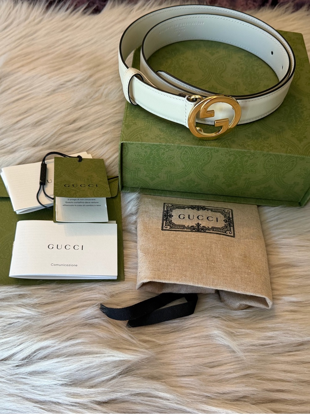Gucci White Leather Belt with Gold Double G Buckle - Picture 2 of 11